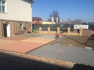 dřevo/plastová prkna, desky