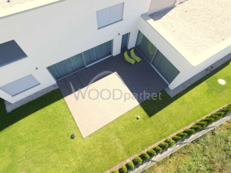 terasa u domu z dřevoplastu, woodparket